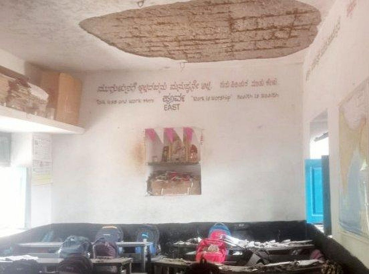 मुख्य सचिव से लेकर हेडमास्टर तक पर लोकायुक्त का केस