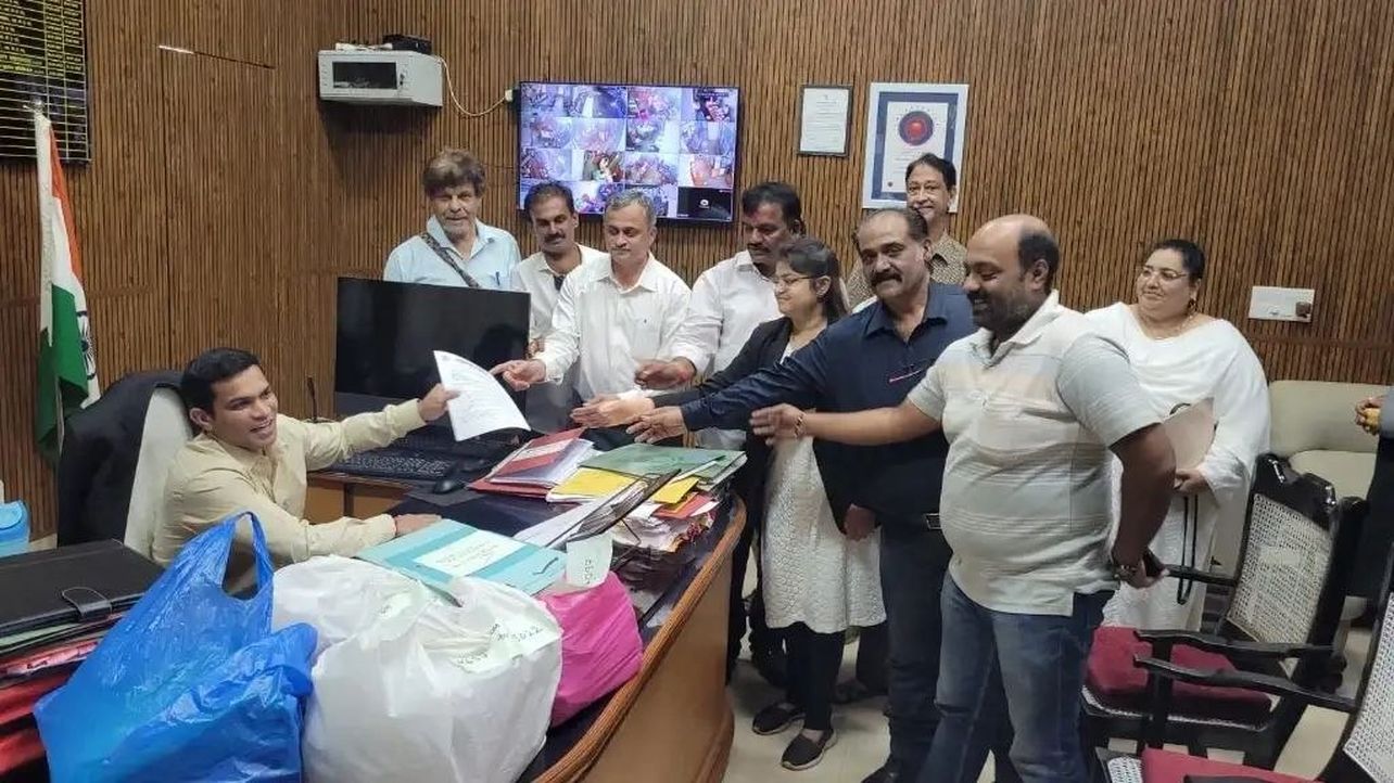 सेना को न सौंपी जाएं सड़कें