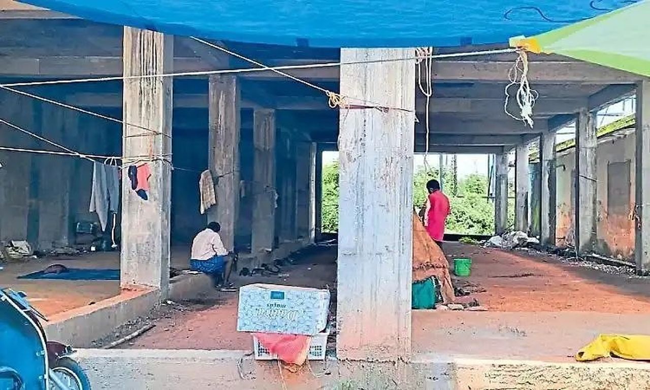 हर सोमवार सड़क पर लगता है बाजार, जाम में फंसता है ब्रह्मावर