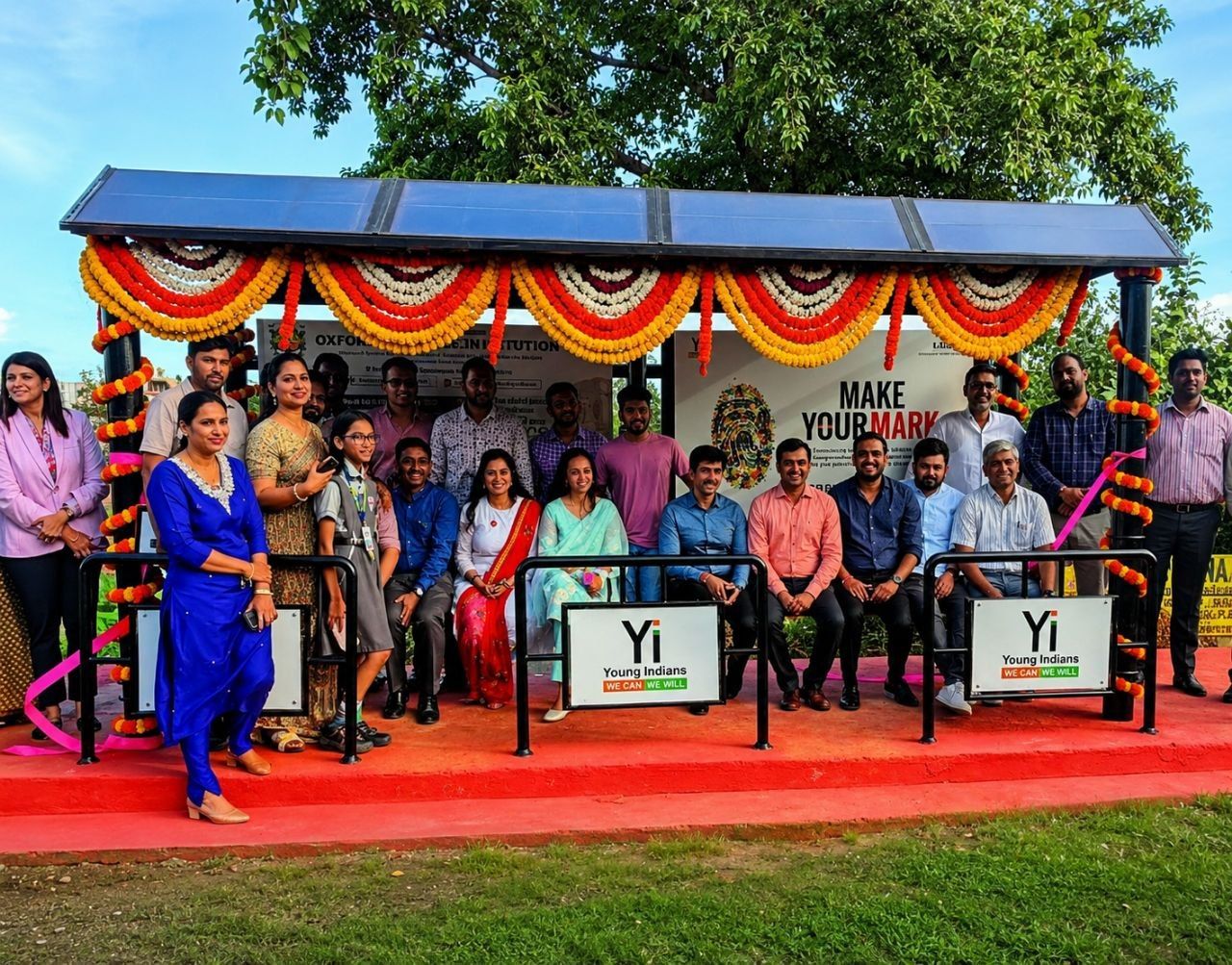 युवाओं की पहल से बदली बस स्टैंड की सूरत