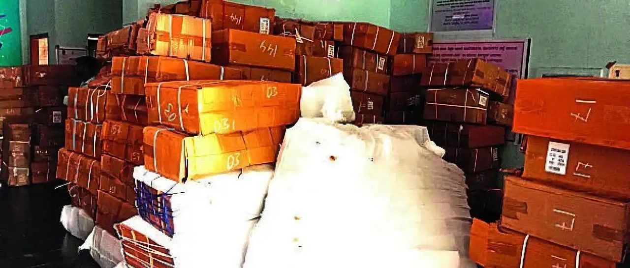 बच्चों के पैरों में घटिया जूते पहनाने की तैयारी!