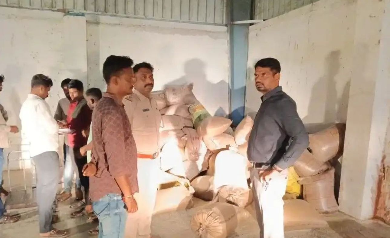 35 क्विंटल चावल जब्त, मामला दर्ज
