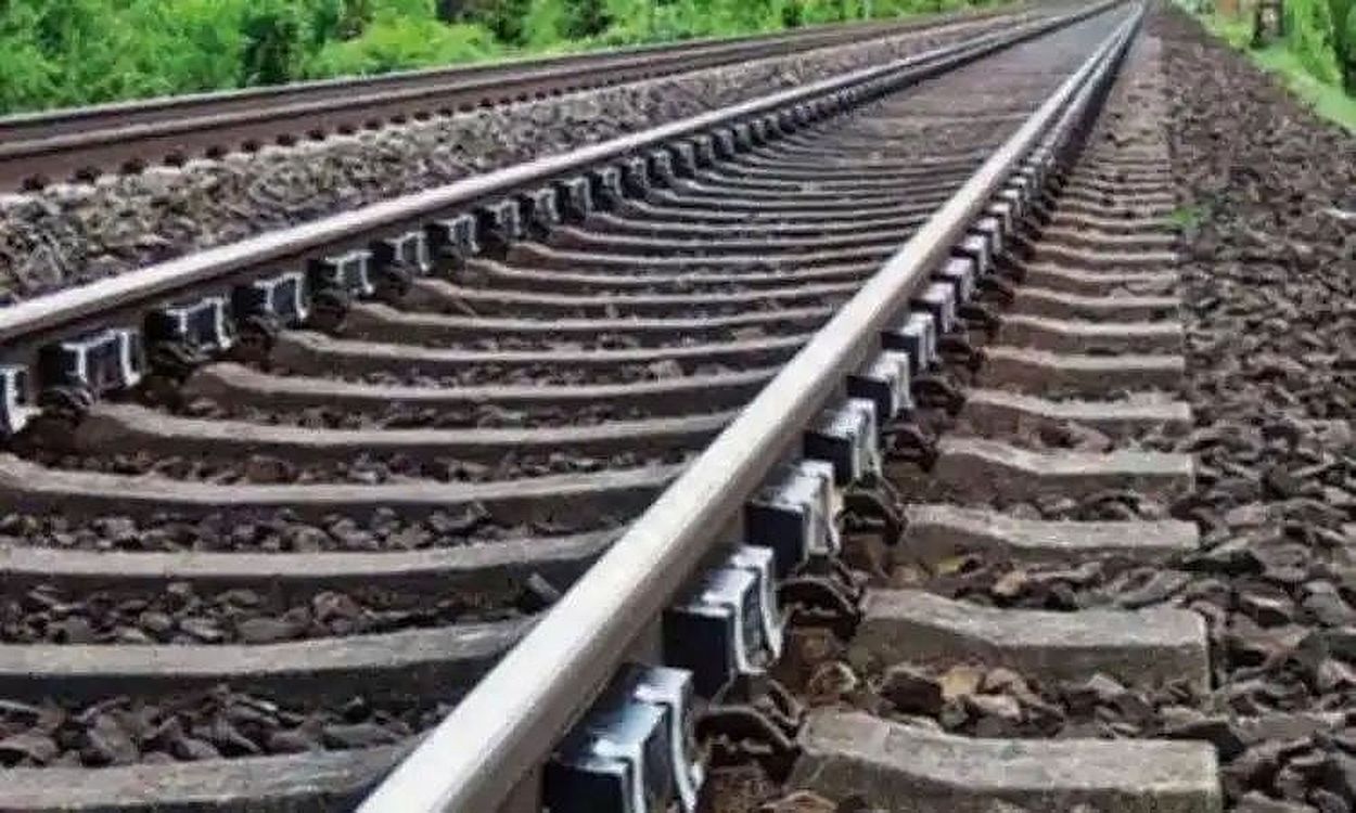 रेलवे पटरियों पर अतिक्रमण के 2,311 मामले दर्ज