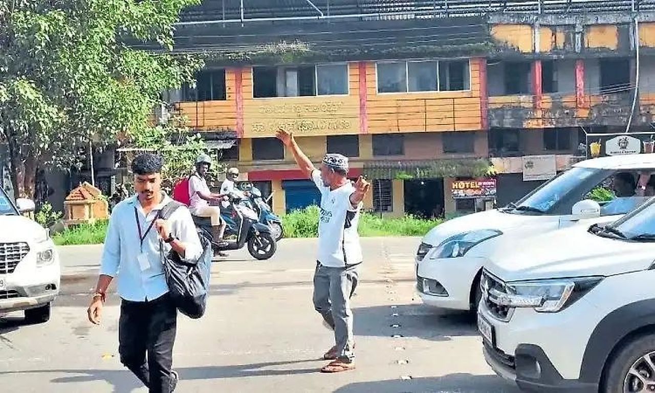 अड्यार में हाईवे पार करना जान जोखिम में डालना!