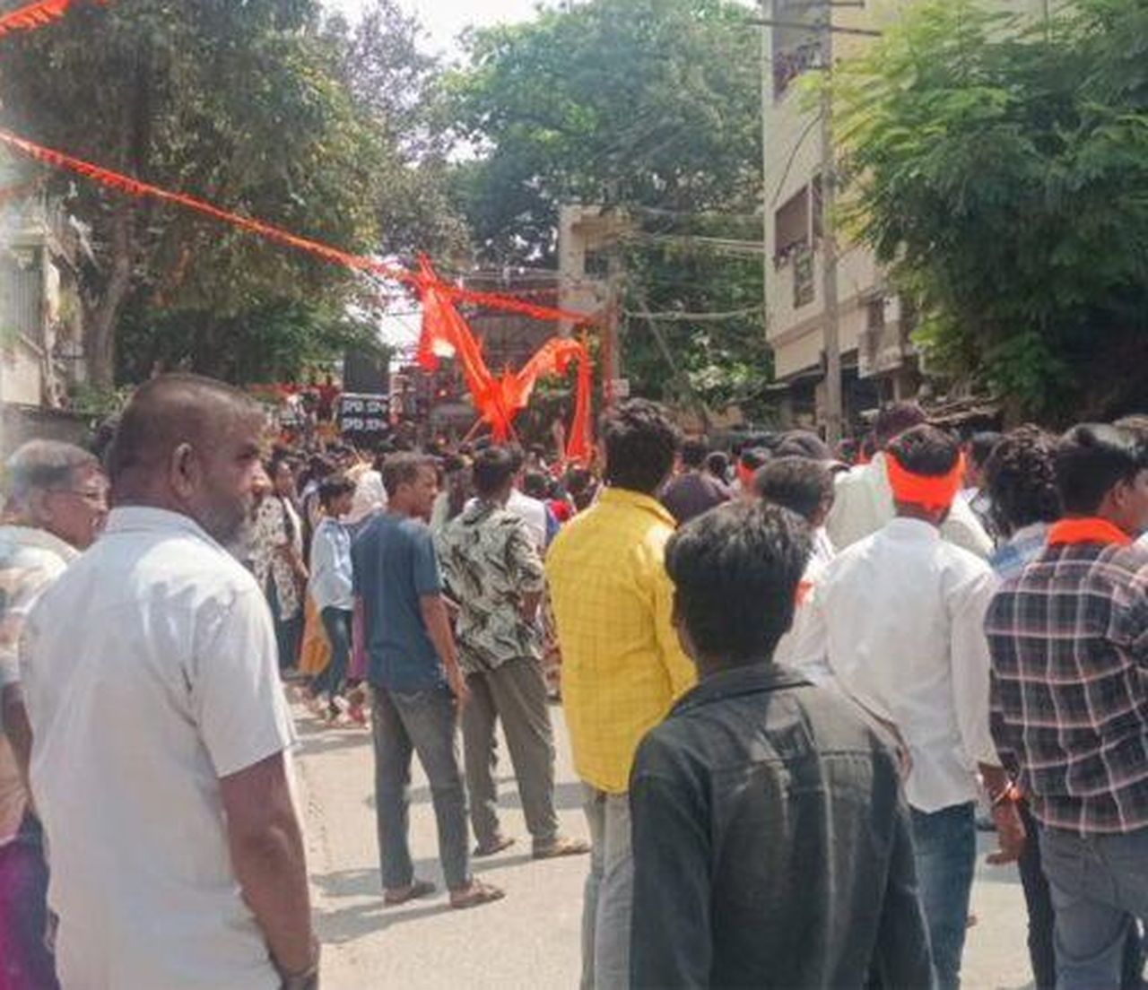 भगवा ध्वजों की लहर, ढोल की थाप पर झूम उठा दावणगेरे