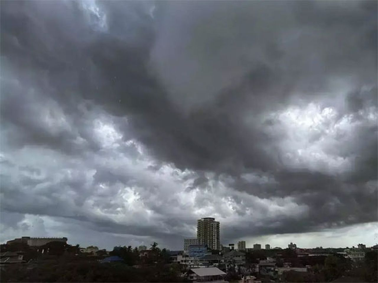 कर्नाटक में मानसून की रफ्तार थमी, ज्यादातर जिलों में सूखा मौसम