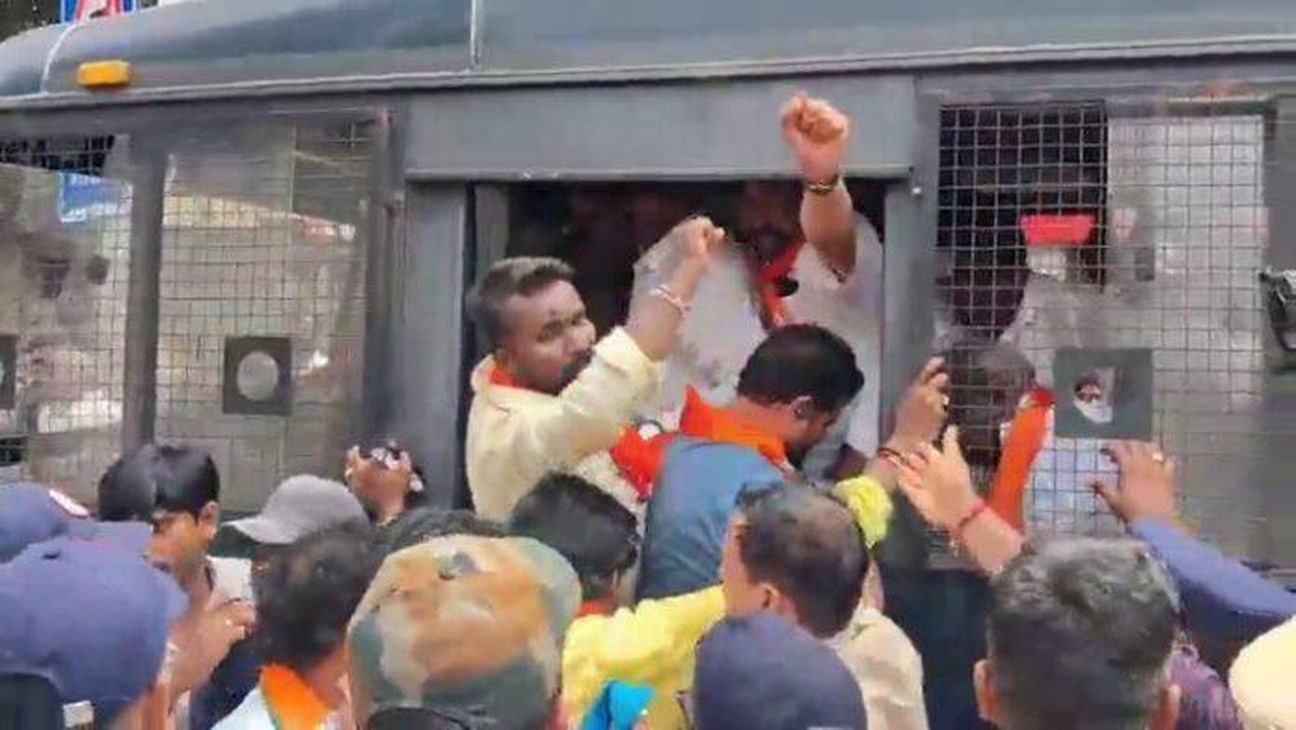 बल्लारी में एसआइआर को लेकर भाजपा का प्रदर्शन