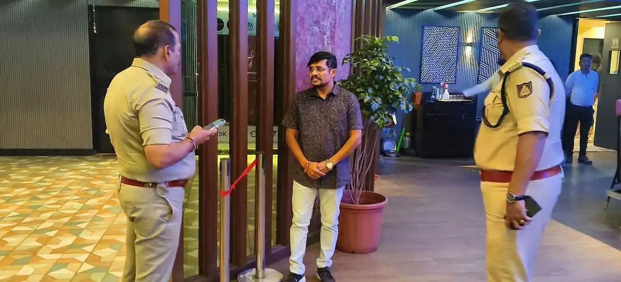 रात 11 बजे के बाद भी खुले पब, 40 ठिकानों पर पुलिस का धावा