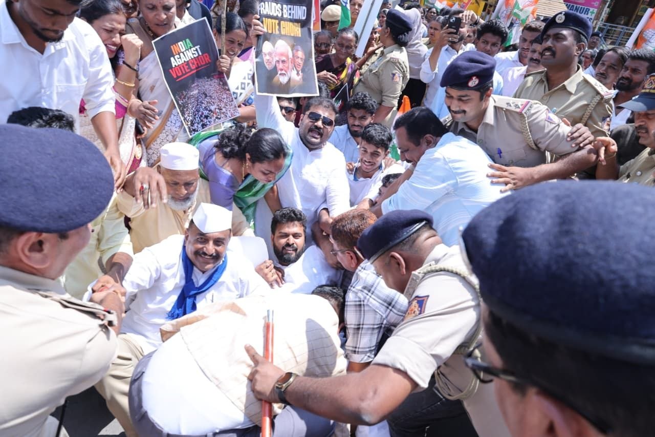 वोट चोरी के खिलाफ कांग्रेस का हल्लाबोल