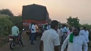 5,500 रुपए प्रति टन गन्ना मूल्य की मांग पर कर्नाटक बंद, कई जिलों में चक्का जाम