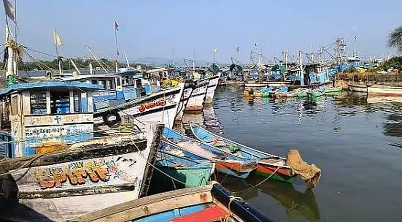 मछली के कोल्ड स्टोरेज में जहरीली गैस से दो श्रमिकों की मौत, एक गंभीर