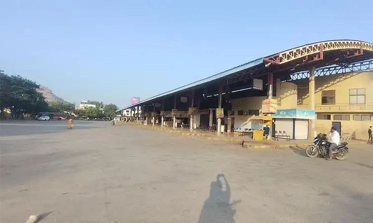 प्रदूषणकारी फैक्ट्रियों के विरोध में कोप्पल-भाग्यनगर बंद