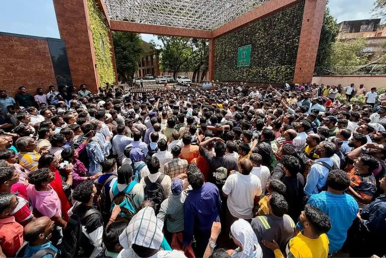 एमआरपीएल विस्फोट के बाद श्रमिकों का आक्रोश
