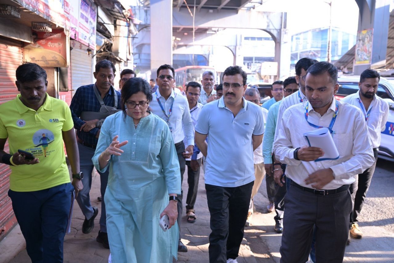 विलेपार्ले स्टेशन परिसर में चौड़े होंगे फुटपाथ, सांताक्रूज में हटेंगे अतिक्रमण