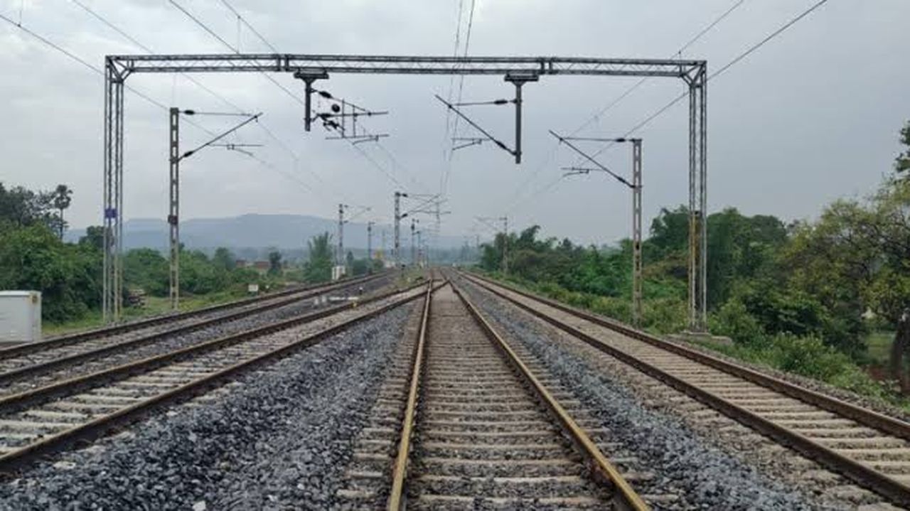 रेलवे विद्युतीकरण में कर्नाटक अब भी पिछड़ा