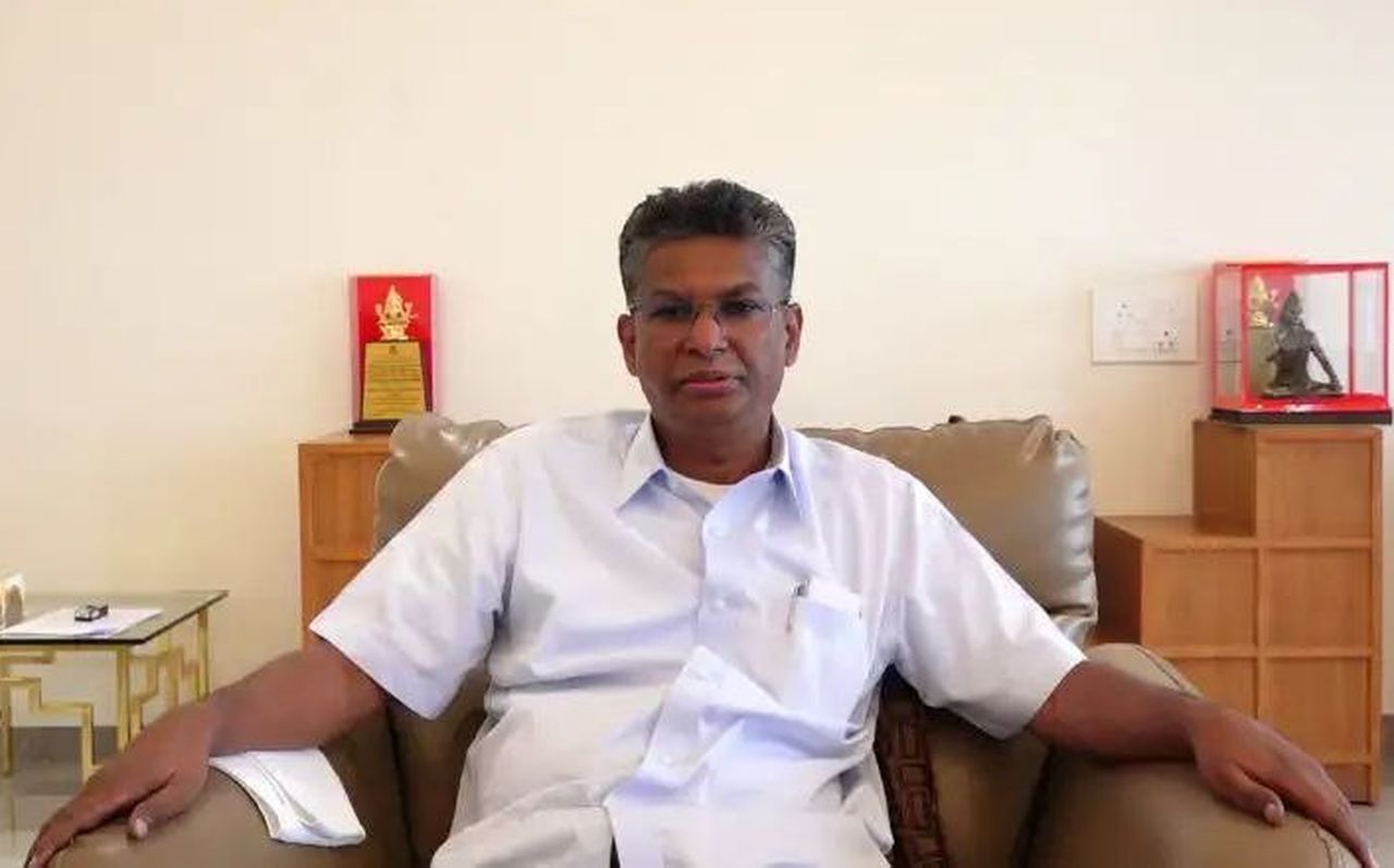 चुनाव आते ही सब एक हो जाते हैं