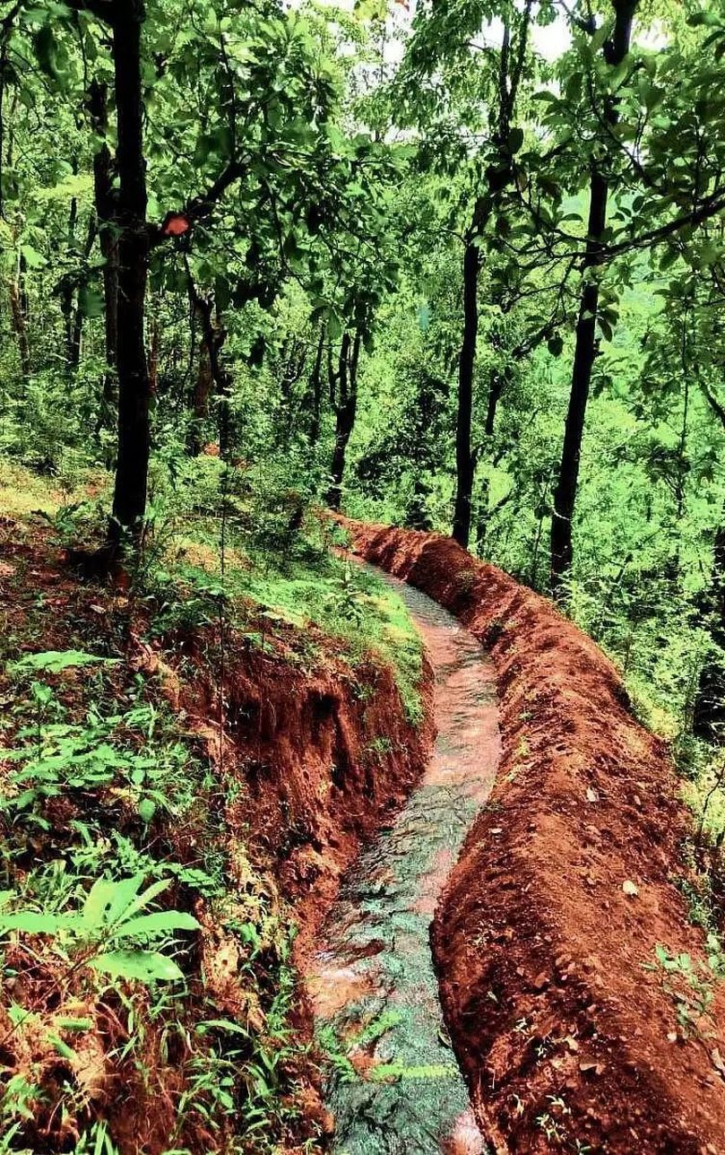पहाड़ चीरकर डेढ़ किमी नहर बनाई, किसानों की तकदीर बदली
