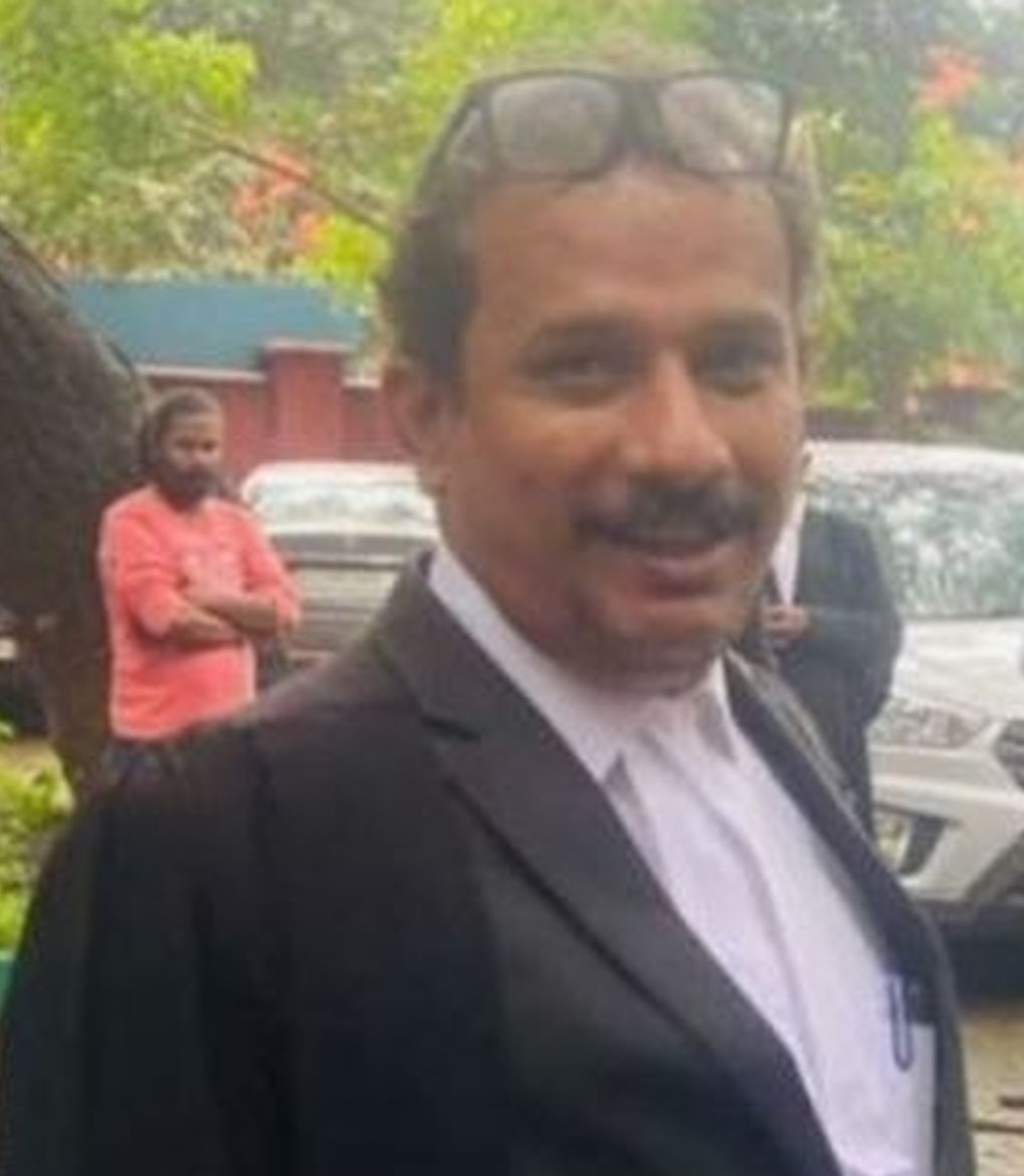 शादी में शामिल होने गांव लौटना था, हेलिकॉप्टर हादसे में वकील सुधीर की मौत