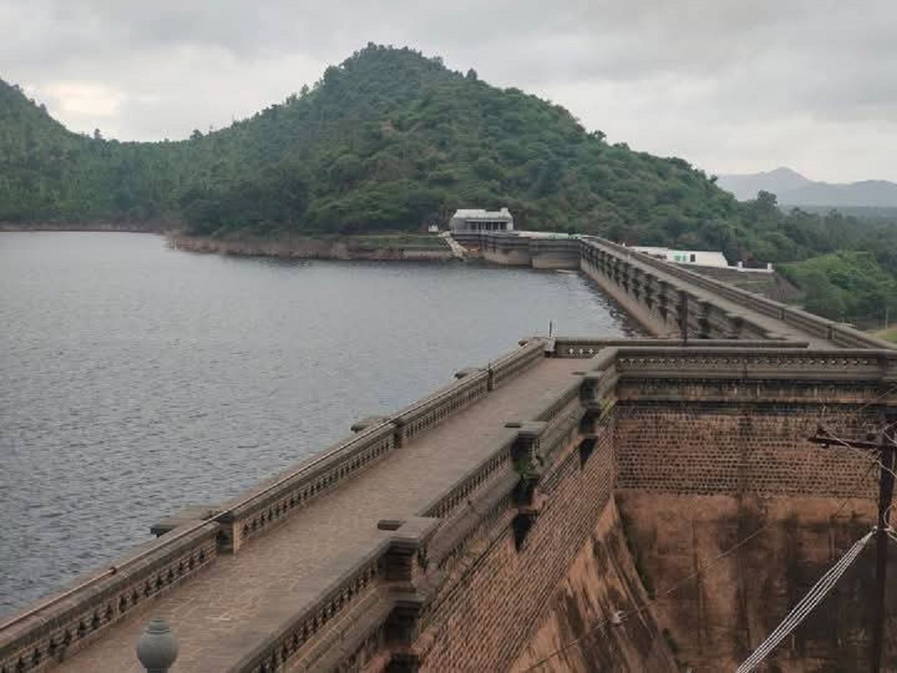 गर्मियों से पहले जल संकट की आहट